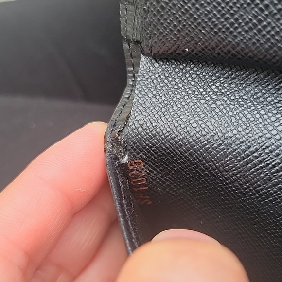 Authentic Louis Vuitton Porte Tresor Epi Trifold Wallet - Picture 9 of 14